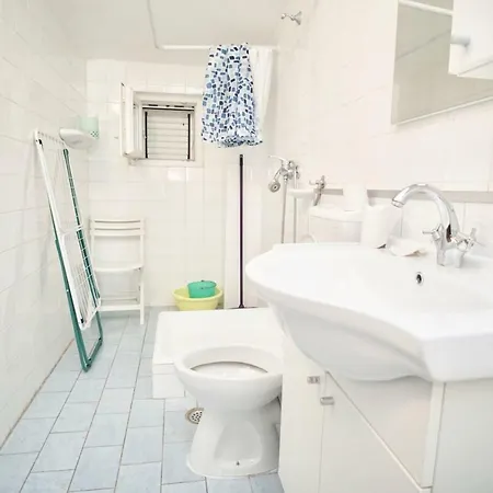 Διαμέρισμα B Apartman *